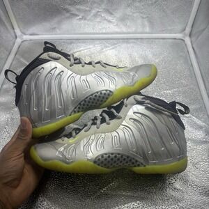 Nike Air Foamposite One Premium Metallic Camo Sneakers Sz 7Y Women's 8.5